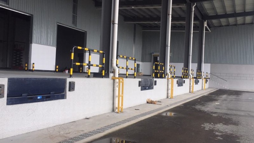 固定式液压登车桥DCQ6-0.7