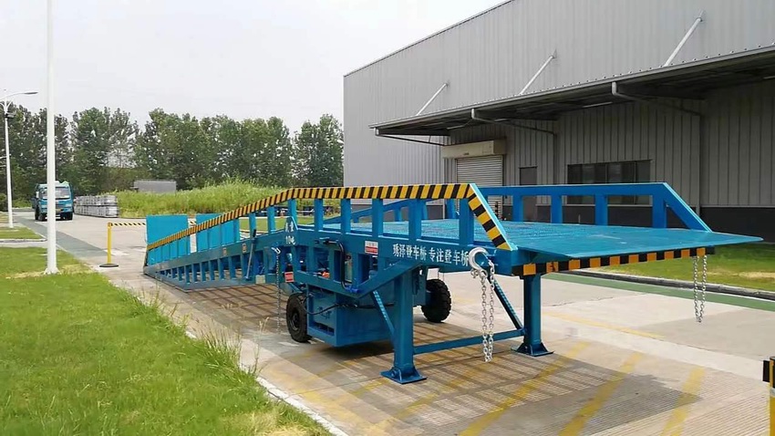 电动移动式登车桥DCQY10-0.6