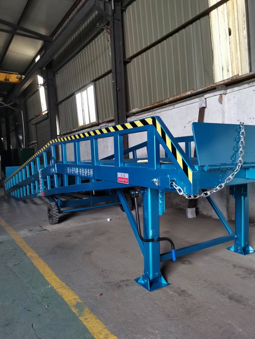 集装箱卸货平台DCQ8-0.6